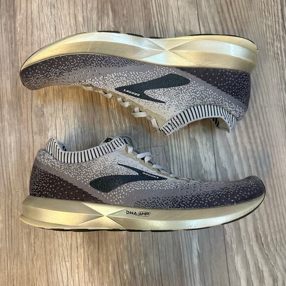 Brooks Womens Levitate 2 Gray Black Running Shoes Sneakers Size 9‎ M 1202791B060 - Picture 4 of 10
